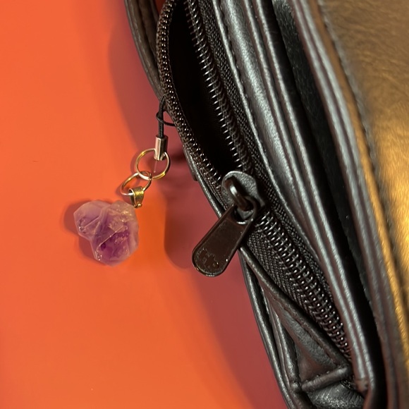 Hush Puppies Cross Body purse 3 sections, coin purse keys and cards holder ID - Picture 9 of 10